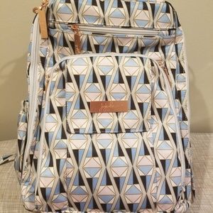 JuJuBe Be Right Back